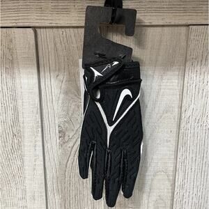 NWT Nike Youth Small Superbad 6.0 Football Gloves Black White Grip Cushion